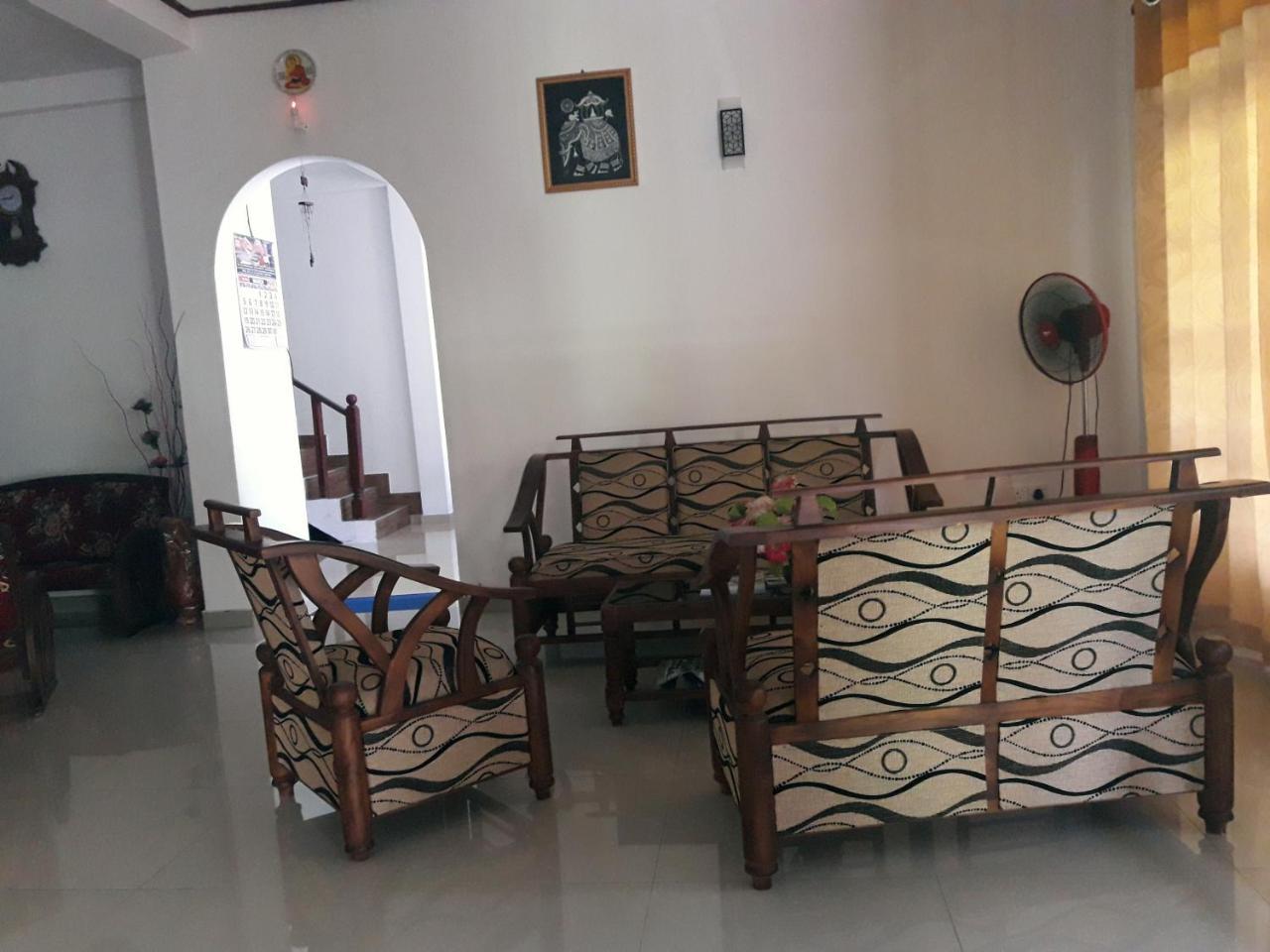 Southern Beach Surf Lodge Ahangama Luaran gambar