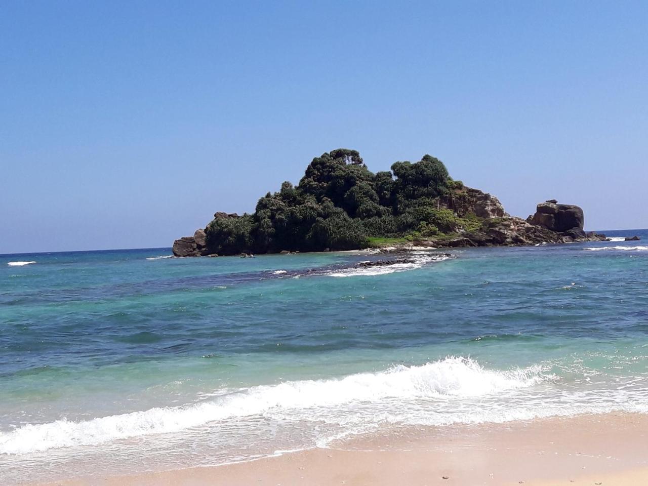 Southern Beach Surf Lodge Ahangama Luaran gambar