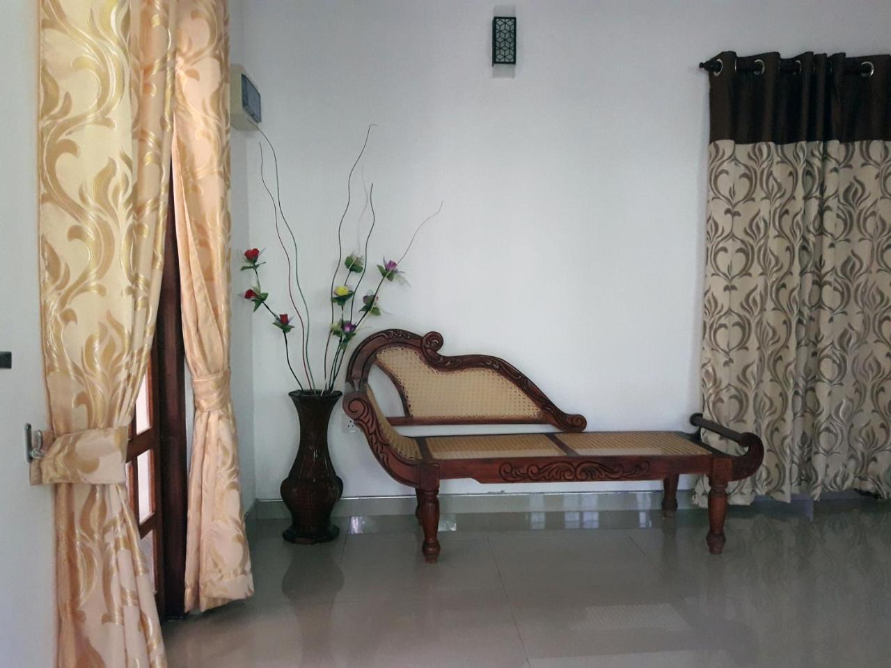 Southern Beach Surf Lodge Ahangama Luaran gambar