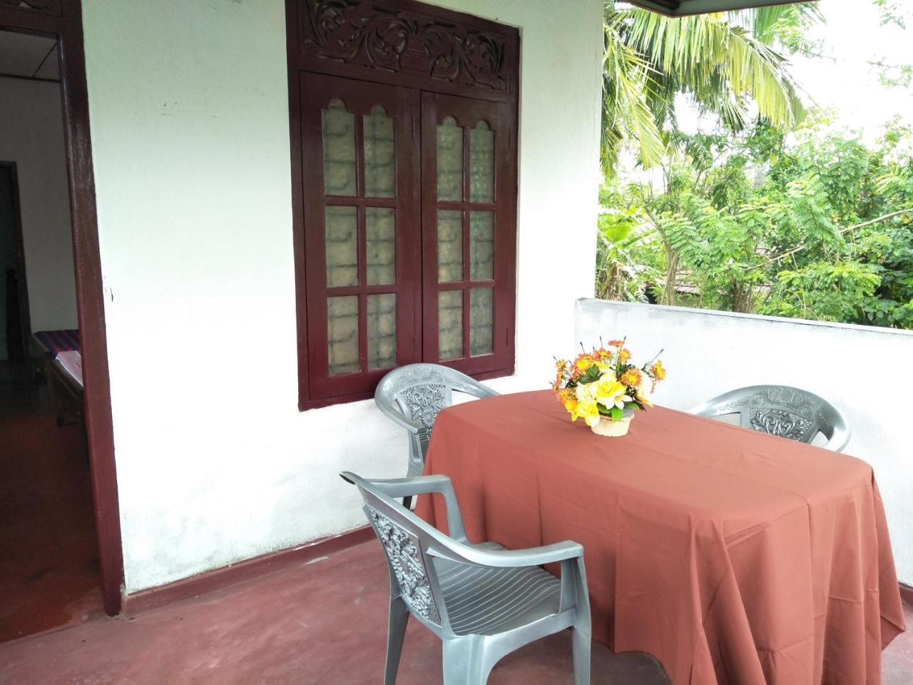 Southern Beach Surf Lodge Ahangama Luaran gambar