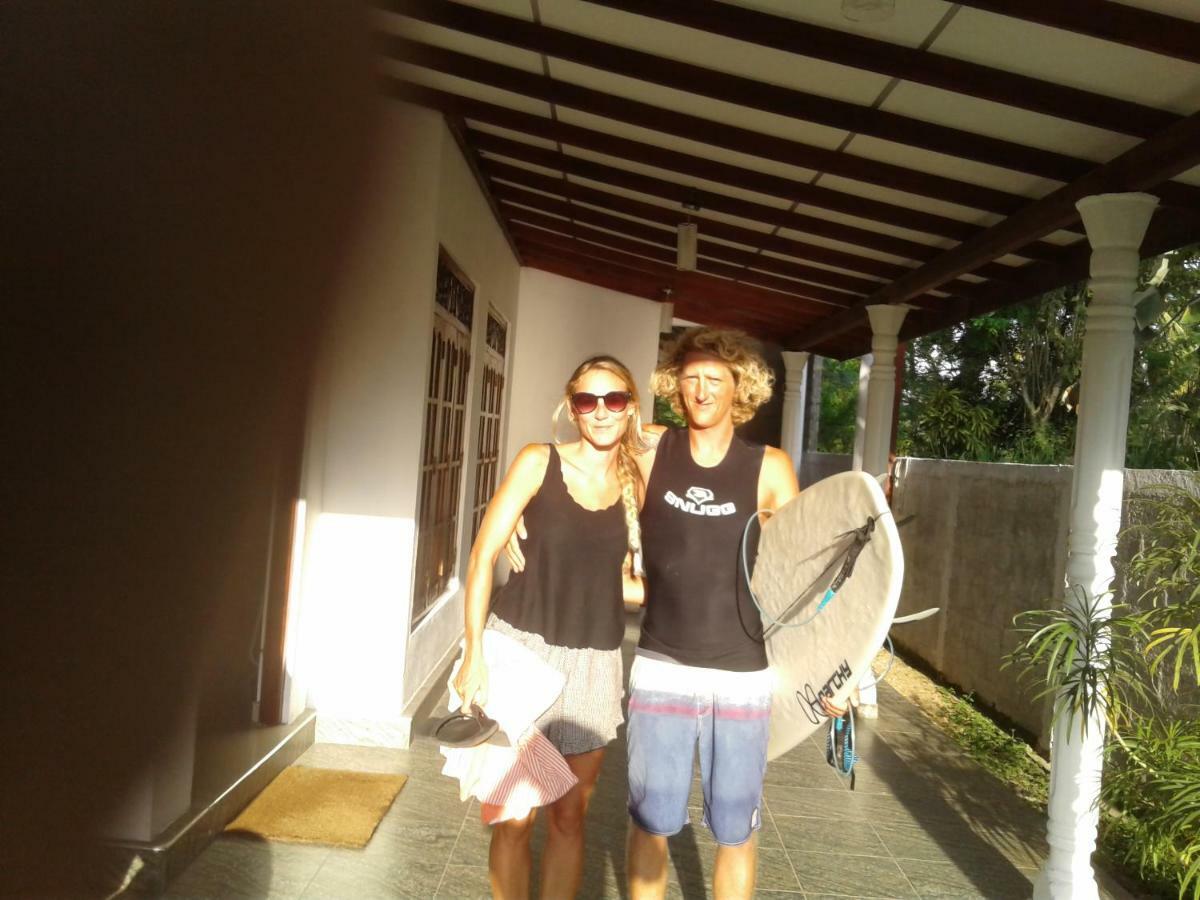 Southern Beach Surf Lodge Ahangama Luaran gambar